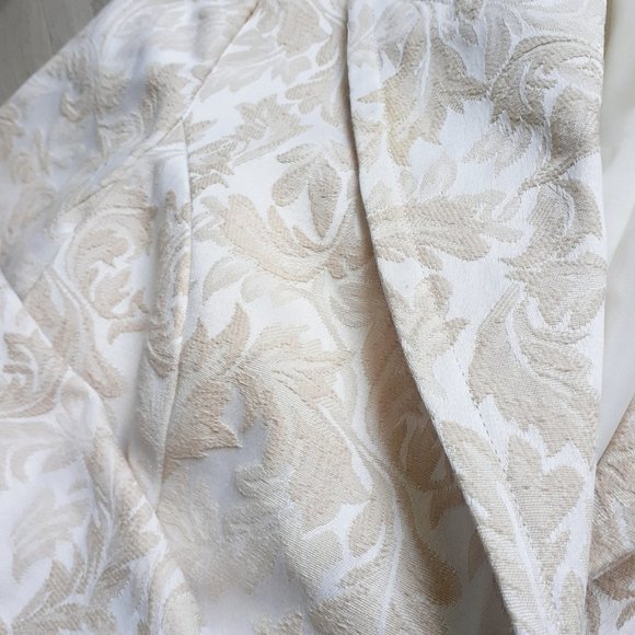 Tone-on-tone embroidered blazer with a satin finish - Picture 4 of 7